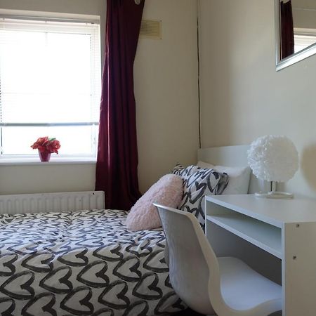 Females Only - Private Bedrooms In Dublin Lucan Extérieur photo