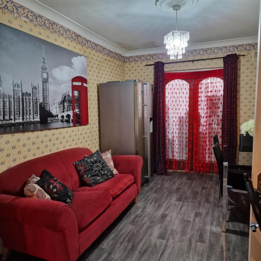 Females Only - Private Bedrooms In Dublin Lucan Extérieur photo