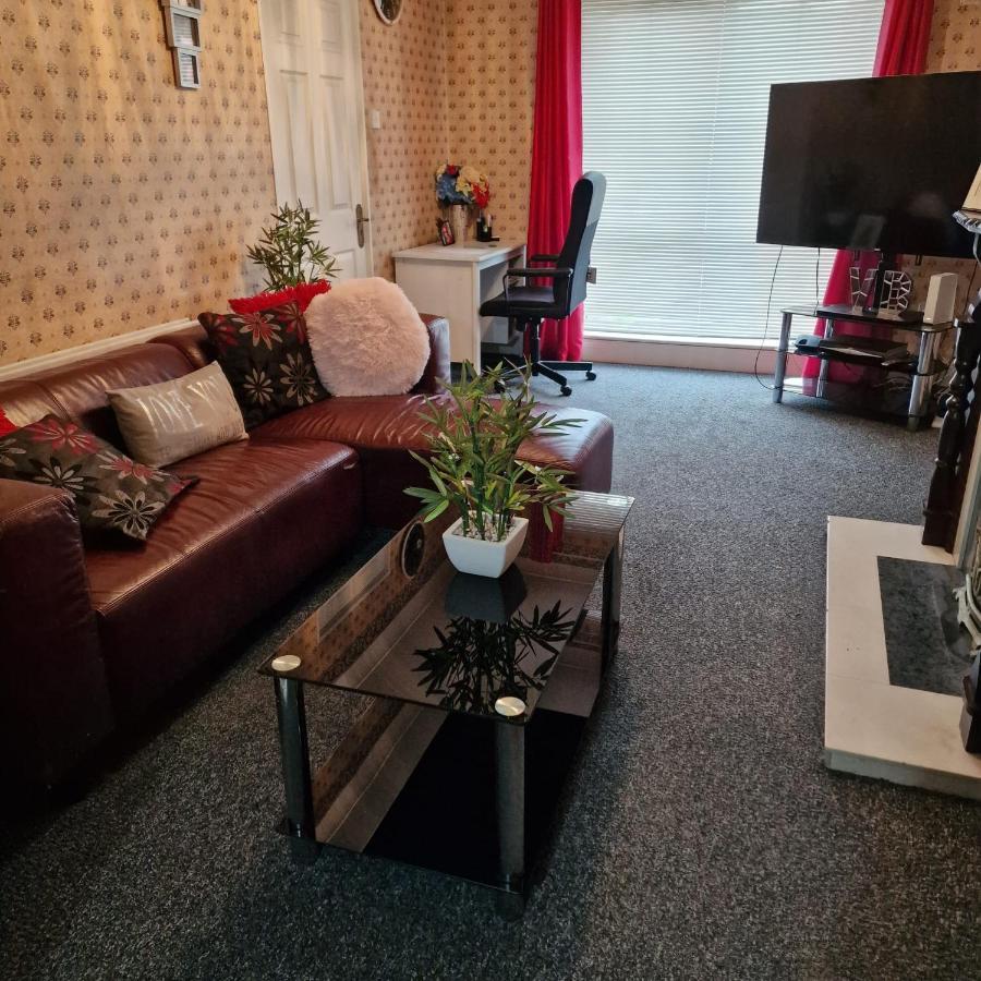 Females Only - Private Bedrooms In Dublin Lucan Extérieur photo