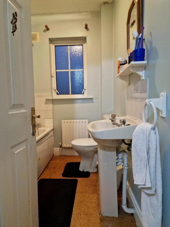 Females Only - Private Bedrooms In Dublin Lucan Extérieur photo